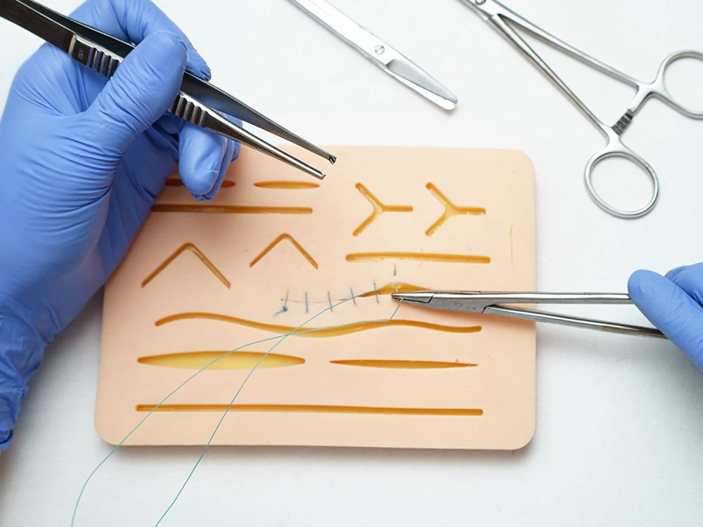 VivaMedix Suturing Kit